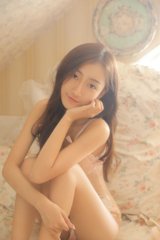 《漂亮的女邻居》三级
